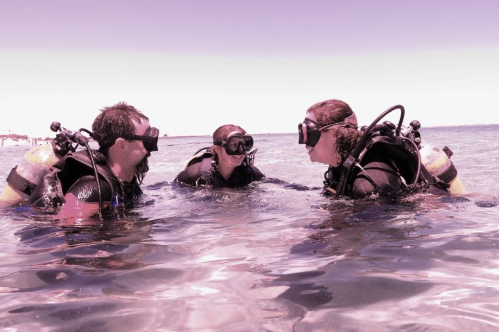 students discover scuba diving for the first time